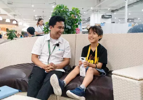 「英語必修化から5年、QQEnglishが“失敗しない”新しい親子留学モデルを確立｜3ヶ月のオンライン事前学習×セブ島実地体験をセットにした「はじめての親子留学準備つきパック」の販売を開始」の画像