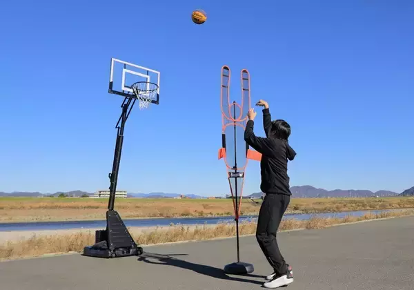 「シュートの質向上間違いナシ！ボール軸をブレさせないバスケ練習器具が新登場」の画像