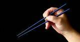 「Makuake支援総額835万円突破！箸先約1.7mm×0.2mm微細加工で「掴みやすさ」を追求した64チタン箸「蒼律」」の画像1