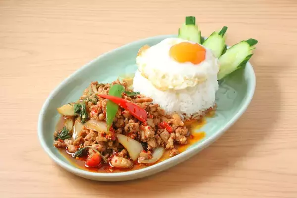 「しびれる辛さ×タイハーブの新体験　麻辣×タイ料理の季節限定メニューを提供開始」の画像