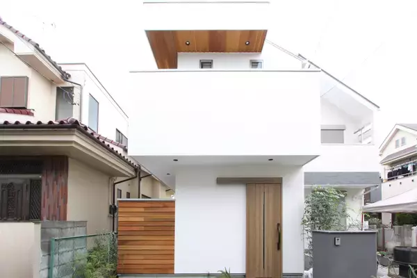 「建坪10坪でも窮屈さを感じないコンパクト住宅、アースが「お客様インタビュー第2弾」を公開」の画像