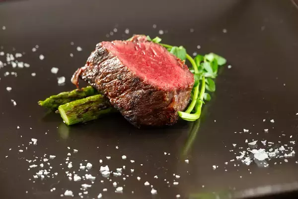 「ジョニー・デップ来日時のプライベートディナーの味を再現！六本木「BLT STEAK ROPPONGI」にて4月15日～6月30日に「Hollywood Star Private Course」を期間限定で販売」の画像