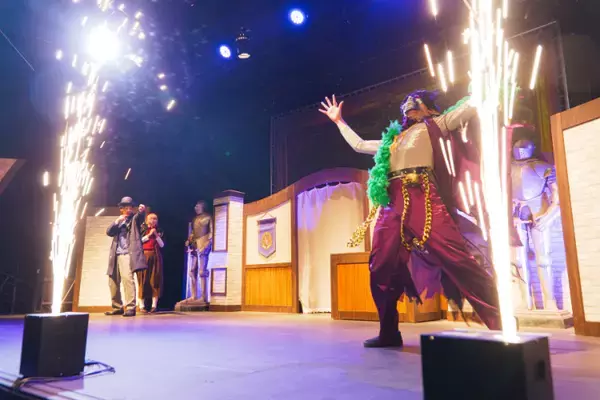 「東京会場は、大熱狂の開幕！リアル脱出ゲーム「全国夜の遊園地」シリーズ最新作『夜の魔法学校からの脱出』北海道／広島会場の詳細を発表！」の画像