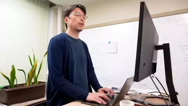 「《YouTube番組》量子力学から生命現象まで、最先端で活躍する科学者たちが“学びの真髄”を語る！撮り下ろしロング・インタビューの最新話が配信スタート」の画像