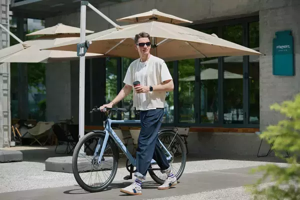 YADEA日本市場初のスポーツ型ロードバイクが登場　電動アシスト自転車『CS600』