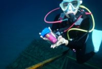 沖縄の海底で熟成される「ハーブオイル」― 海洋環境を“熟成庫”とする、次世代ウェルネス研究を開始 ―