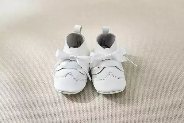 「“この一足から、家族の物語がはじまる。”REGALから、親子に贈る「ファースト・セレブレーションシューズ　ギフトセット」が登場」の画像