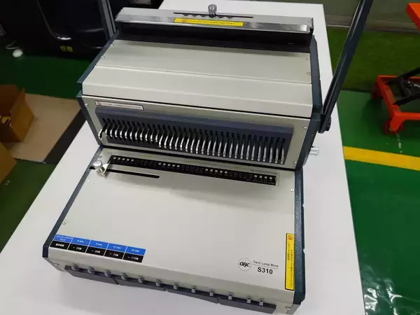 「手動製本機で仕上げる卓上カレンダー　ペーパーサミット2026でアナログ製本ワークショップを出店　OMMビル2F・Bホールにて2026年5月30日開催」の画像