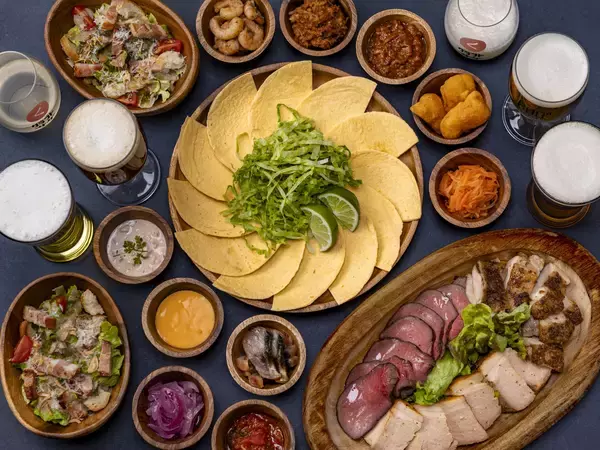 「【4月23日(木)待望のオープン】神奈川クラフトビールが飲み放題で楽しめるビアガーデンがニュウマン横浜6階に登場【800°DEGREES CRAFT BREW GARDEN】」の画像