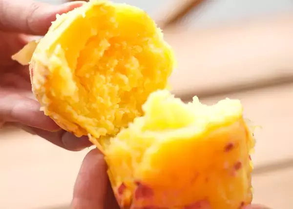 「ユニークな名前が魅力！『芋くさくて、わるいですか』本格焼酎が登場　芋本来の甘さと香りを引き出し“芋らしさ”を磨き上げた一本」の画像