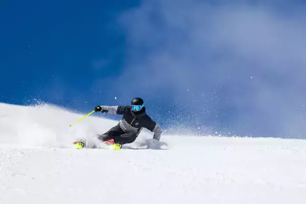 桜・新緑・春紅葉・雪山、4つの季節が一度に交差する、春のニセコへ　ニセコユナイテッドのリフト券が最大半額　5月6日まで営業予定！
