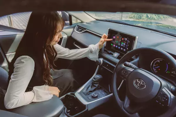 「1万円で“車内アップグレード”を実装。ワイヤレスCarPlay／Android Auto＋独立OSを挿すだけで起動する「GetPairr On The Go」──配線・待ち時間・抜き差しを削って、走りを止めない。」の画像