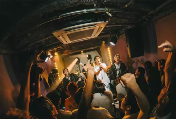 「【クマガイ電工】イメージモデル・原田龍二さん、大阪の人気バンドPOTを起用した新コラボCM、11月からTV、全国のビジョン広告、YouTubeで順次放映開始！「沸いてるか～い！！」」の画像