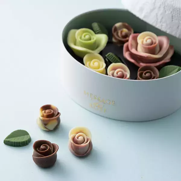 「ホリデーシーズンに夢と輝きを添える新商品ラインナップ　「Hiver series-イヴェール　シリーズ-」　薔薇のチョコレートブランド メサージュ・ド・ローズより発売」の画像