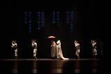 「ついに開幕、DAZZLE結成30周年記念公演『花ト囮 -露-』HANA to OTORI -arawa-は、世界をも席巻する異能が贈る、傑作人間ドラマの決定版～ゲネプロレポート到着！」の画像1