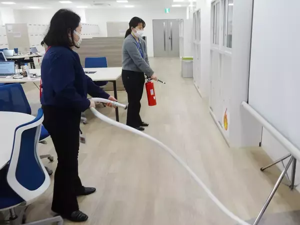 モバイルバッテリー火災想定、妊婦・新生児避難の消防訓練を医誠会国際総合病院で実施