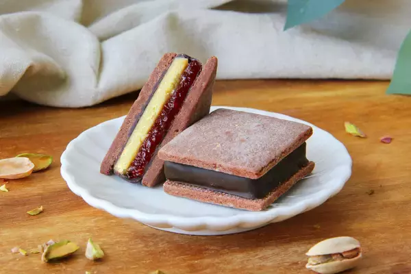 「【信州ショコラトリーGAKU 6周年記念】「2026年信州いちごフェア」開催！新作いちごティグレや春限定チョコサンドなど全3種を展開」の画像