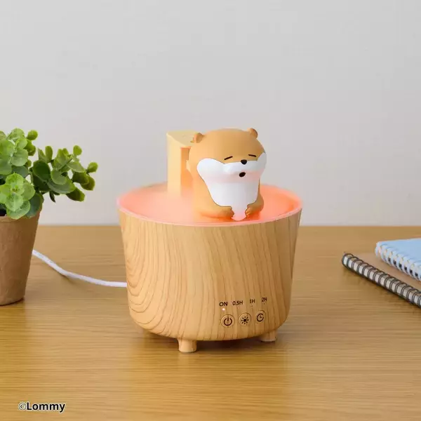 「『可愛い嘘のカワウソ』が温泉でゆっくりのんびり♪年中使えるルームライト加湿器が登場！1台で3通りの使い方、加湿・ライト・両方使用も可能」の画像