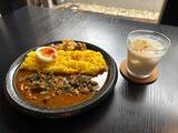 「神保町50店以上を食べ歩いて辿り着いた答え。小麦粉・砂糖不使用、20種以上のスパイスで仕上げる牛すじ専門『Calme Spice Curry』がオープン」の画像3
