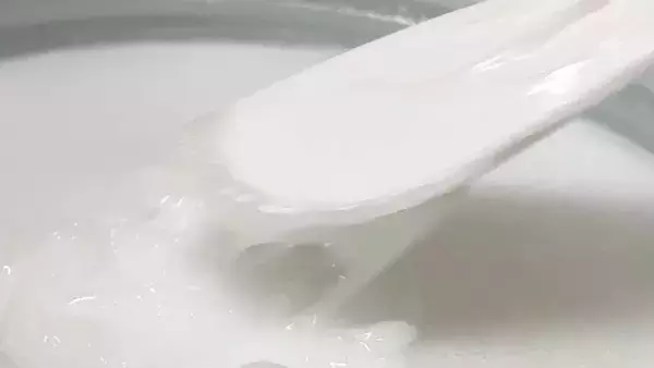 「あぶらとり紙が要らない皮脂不足肌に。油分を補う「しっとりっち」」の画像