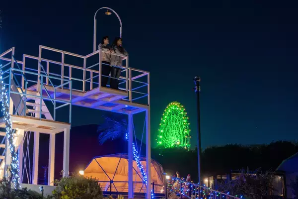 「淡路島の"海の見える丘"に展望台が誕生オーシャンビュー×通年イルミネーション×バーベキューグランピングリゾートAwajiで、新しい景色と過ごし方を」の画像