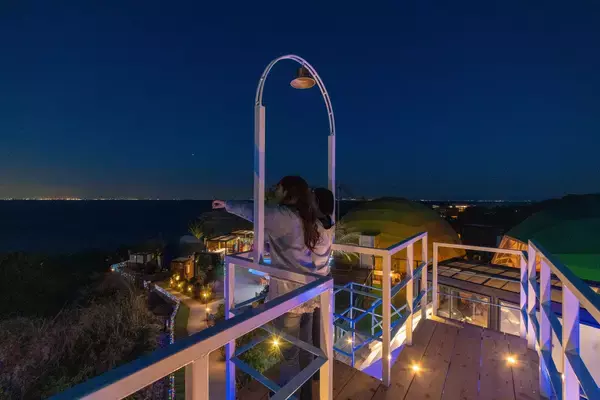 「淡路島の"海の見える丘"に展望台が誕生オーシャンビュー×通年イルミネーション×バーベキューグランピングリゾートAwajiで、新しい景色と過ごし方を」の画像