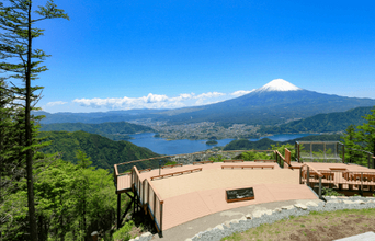 標高1,600メートルの富士山が一望できる人気の絶景スポット　「FUJIYAMAツインテラス往復バスクーポン」をモバイルチケットで販売開始