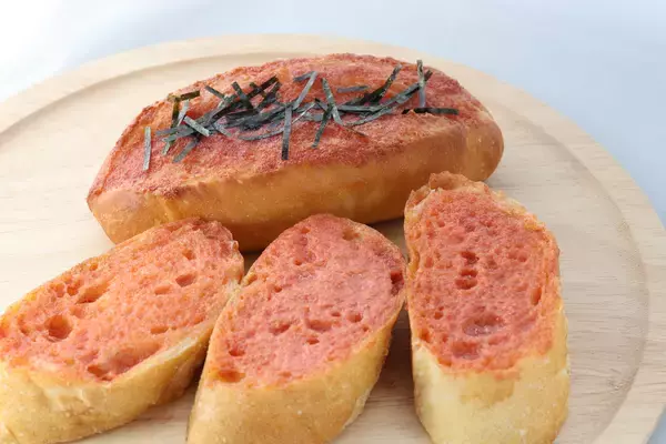 「塗って焼くだけで明太フランス！「食卓のやまや 焼き明太子使用 明太マヨスプレッド」新発売」の画像