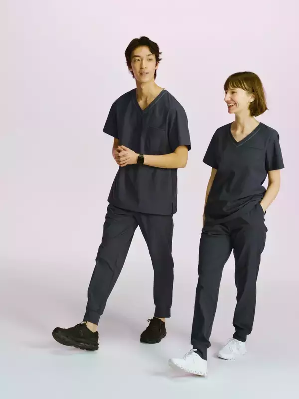 「日々の仕事に欠かせない、新たなスクラブモデルが登場：メディカルアパレルブランド「クラシコ」」の画像