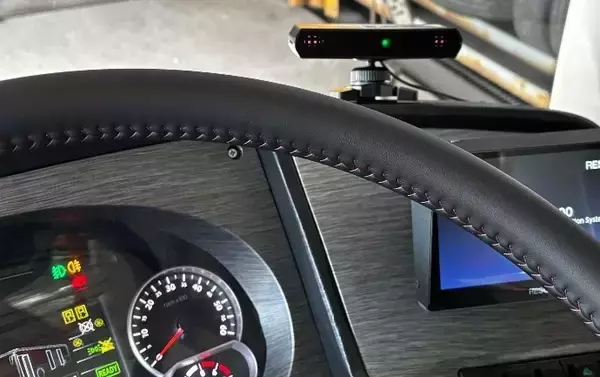 マクニカ、千曲バスが新たに導入するEVバスにてAI搭載ドライバーモニタリングシステムの実証実験を開始