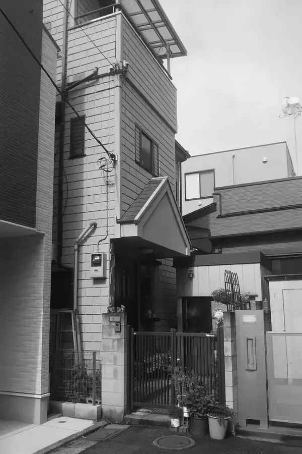 「限られた18坪で快適に暮らす二世帯住宅へ　築31年の戸建てをバリアフリーと高い収納力で一新したリノベーション事例を公開」の画像