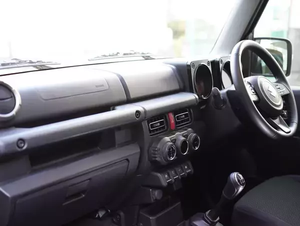 「ジムニーのインパネをさらにスマートに変える「0DINパネル™︎キット」と 「マグネットアクセサリーシリーズ」新発売」の画像