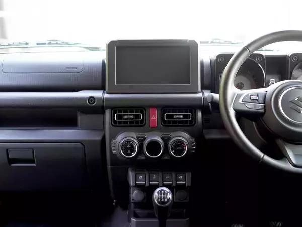 「ジムニーのインパネをさらにスマートに変える「0DINパネル™︎キット」と 「マグネットアクセサリーシリーズ」新発売」の画像