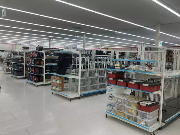 増大する改装需要に応える為、エイジスマーチャンダイジングサービスが新センター稼働開始