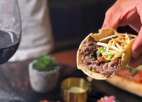 「【最近話題のメキシカンタコスを求めて】 福岡・警固のラテン料理店「cocina（コシーナ）」に潜入」の画像