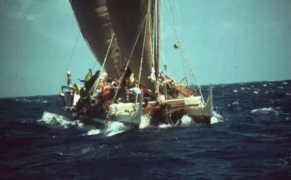 「ホクレア （Hōkūleʻa）1976年初航海 出航50周年を祝う」の画像