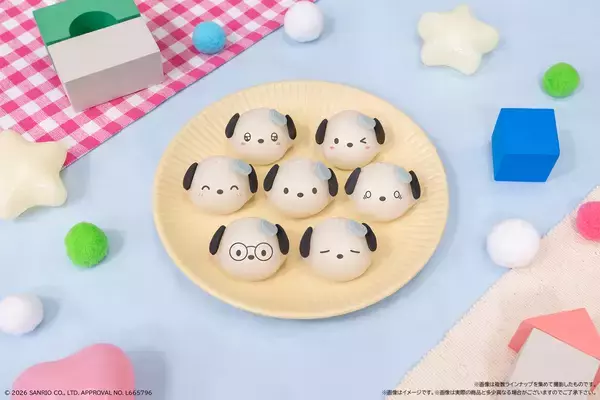 「サンリオの人気4キャラクターがお祝いの王冠を身につけて食べマスモッチに登場！」の画像