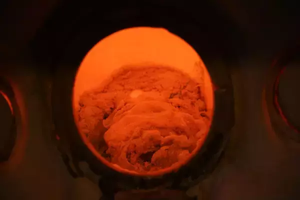 「太陽光パネルアップサイクルプロダクト「Daylight Glass」プロジェクト始動!」の画像