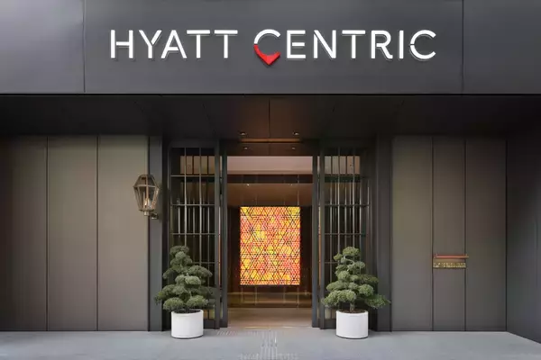 「デニムブランドYANUKのデニムがハイアット セントリック 銀座 東京に制服として採用」の画像