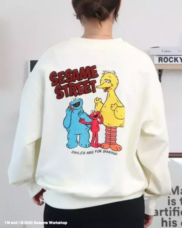 「世界中で愛されている「セサミストリート」カラフルでポップな秋冬アパレルが8月26日(水)より販売開始」の画像