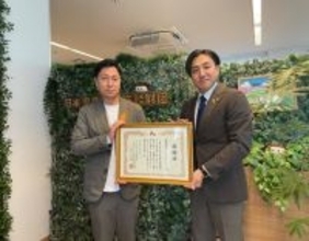 「株式会社リプロネクスト」児童養護施設の子どもたちの絵画展をメタバース空間で提供