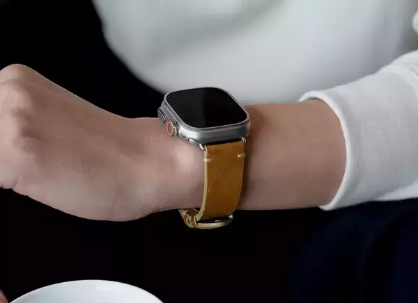 「30年以上の時計ベルト専門メーカーが贈る、Apple Watch専門ブランドKUROCURRANTがイタリア・トスカーナ認定レザーを使用した最上位ライン第1弾『Prestige TOSCANA』を6月11日発売」の画像