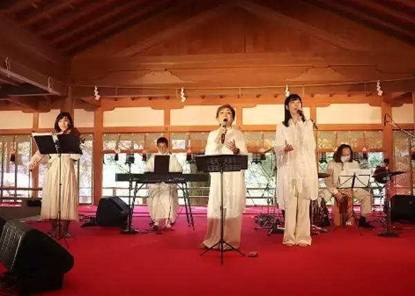 「国内外13カ所の聖地へ捧げた奉納曲を初音源化。声楽家・荒井敦子 7年ぶりのニューアルバム『歌の巡礼～神仏に捧げる祈り～』」の画像