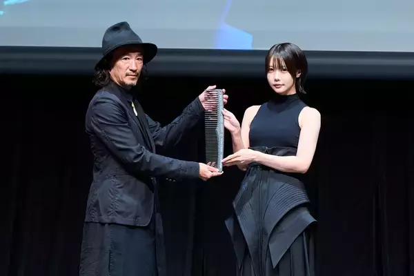 「今年最も輝くビューティーアイコンは「あのちゃん」「森香澄さん」に決定！」の画像