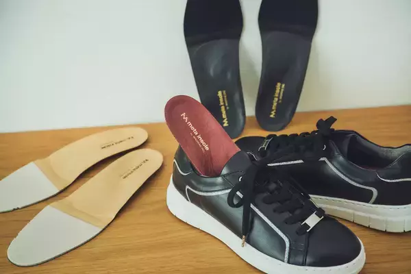 「リカバリーインソール搭載シューズがMODELLOとmadras Walkに登場」の画像