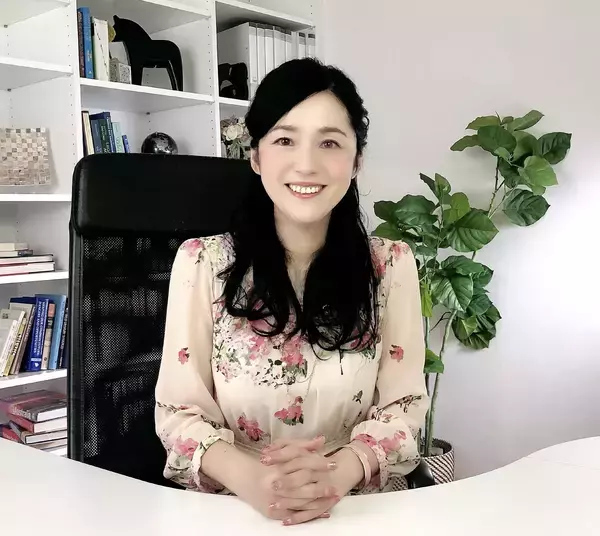 「＜世代・トレンド評論家「牛窪恵氏」監修＞　『20代女性のストレス意識と食事への影響調査』結果発表　約7割が食事よりも“メンブレ回避”を優先、3人に1人が食費を削って「推し活」に投資」の画像