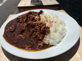 「【牛すじじゃない】馬の赤すじで作る唯一無二の「馬とろすじカレー」。　馬肉屋のカレーが代々木八幡にオープン!」の画像2