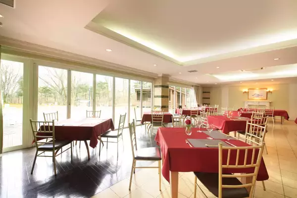 「バレンタイン＆ホワイトデー2日間限定　ゆとりろ軽井沢ホテルにホワイトチョコファウンテンが登場！」の画像