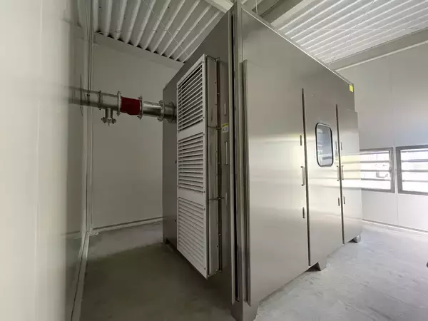 【脱炭素・省エネ】年間400トンのCO2削減と1.7億円のコストカットを同時実現。カルモア、食品工場へ新型脱臭装置「ネオプラズ」を導入