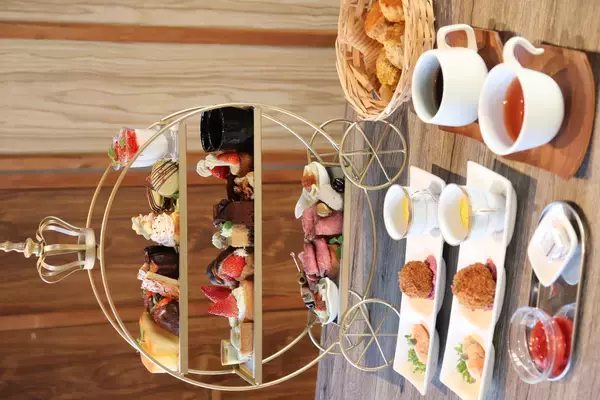 「奈良県橿原市のフレンチレストラン『Imaani　いまがみ』監修～全20品以上　イチゴ満載のアフタヌーンティーセット～を販売」の画像